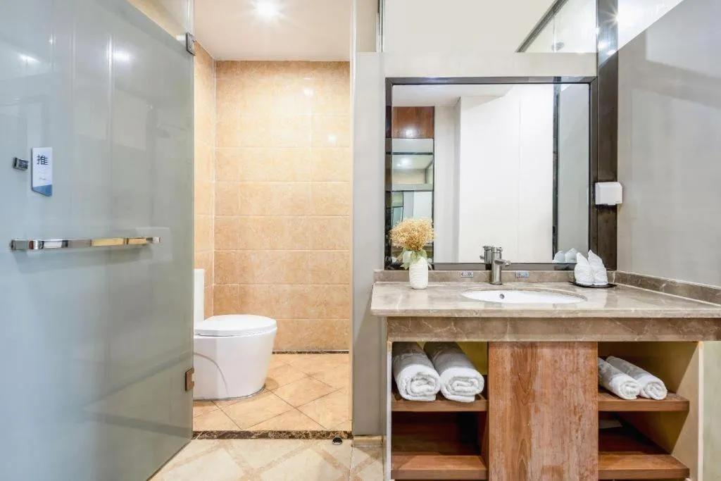 Borrman Hotel Fangchenggang High-speed Railway North Station Crystal International