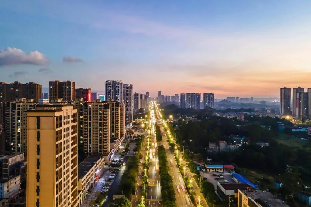 Borrman Hotel Fangchenggang High-speed Railway North Station Crystal International