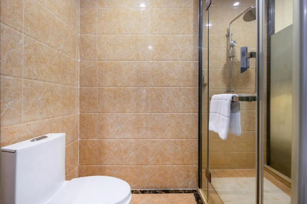 Borrman Hotel Fangchenggang High-speed Railway North Station Crystal International