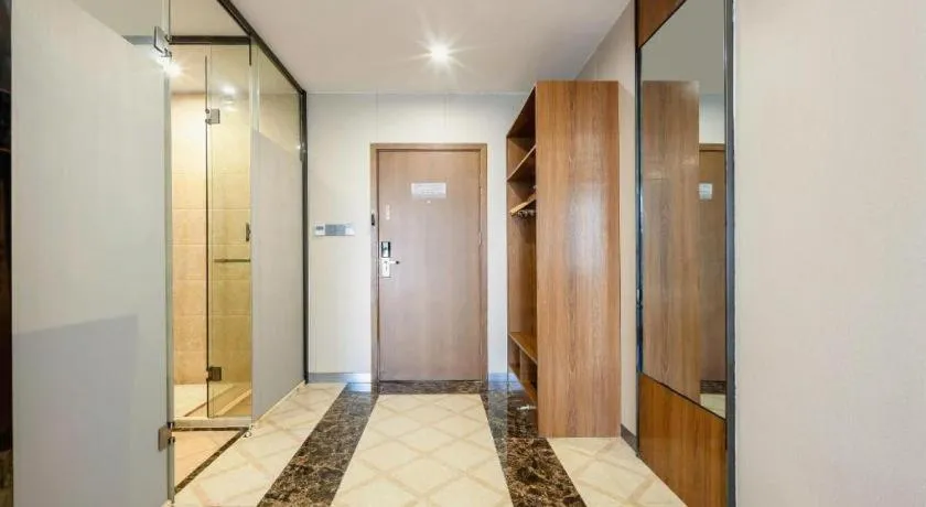 Borrman Hotel Fangchenggang High-speed Railway North Station Crystal International