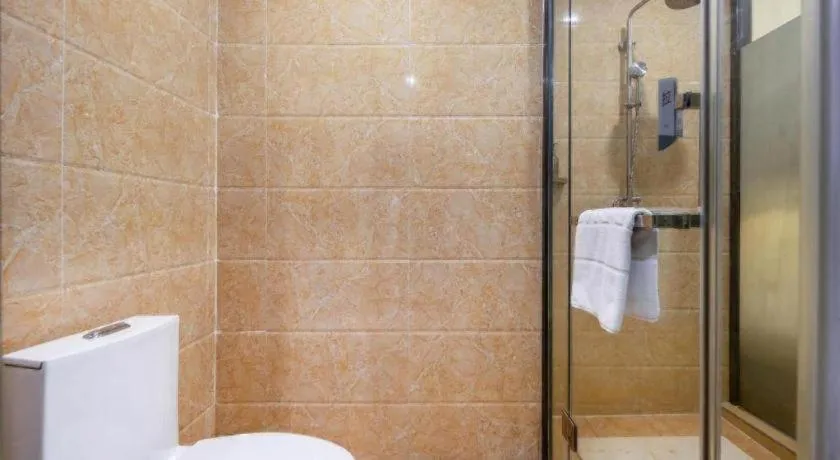 Borrman Hotel Fangchenggang High-speed Railway North Station Crystal International