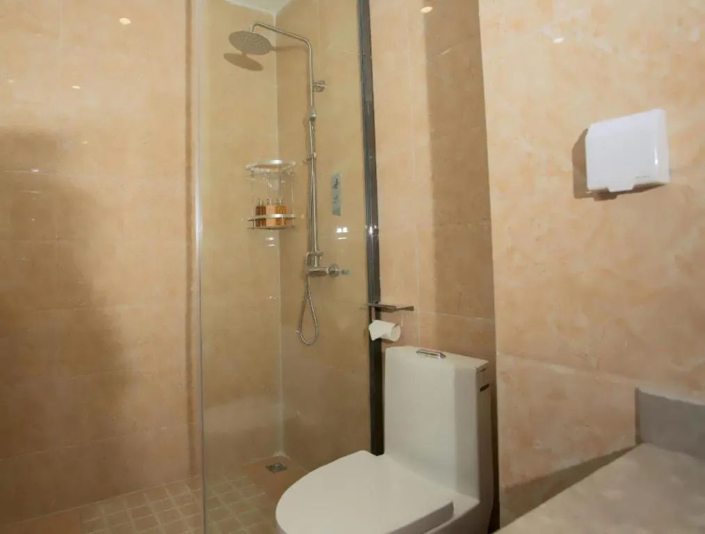 Borrman Hotel Fangchenggang High-speed Railway North Station Crystal International