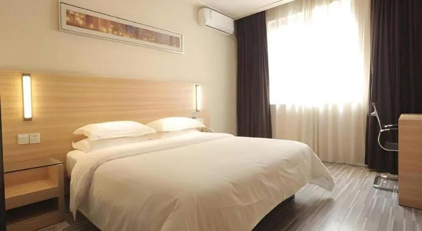 Bed in City Comfort Inn Wuhan Jiqing Street Dazhi Road Metro Station