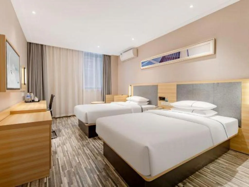 Bed in City Comfort Inn Shanghai International Automobile City Tongji University