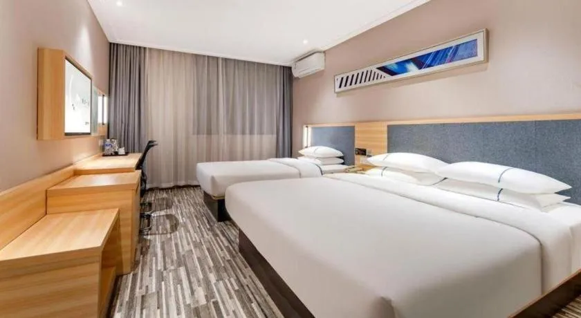 Bed in City Comfort Inn Shanghai International Automobile City Tongji University