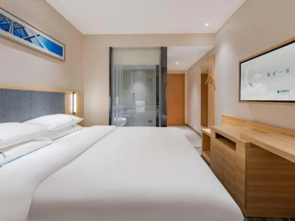 Bed in City Comfort Inn Shanghai International Automobile City Tongji University