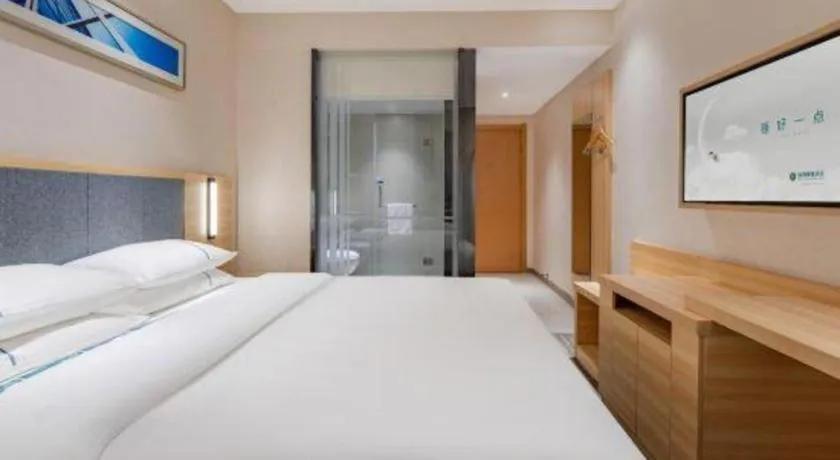 Bed in City Comfort Inn Shanghai International Automobile City Tongji University