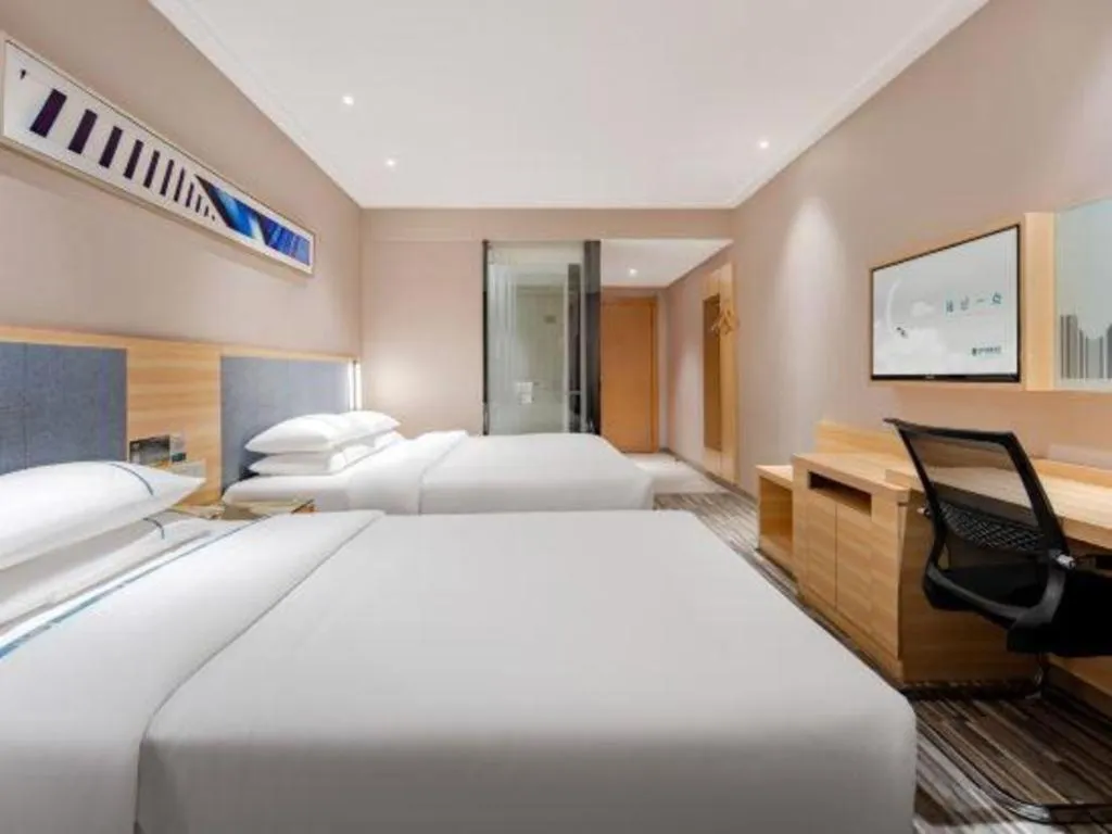Bed in City Comfort Inn Shanghai International Automobile City Tongji University