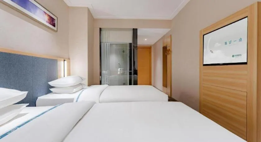 Bed in City Comfort Inn Shanghai International Automobile City Tongji University