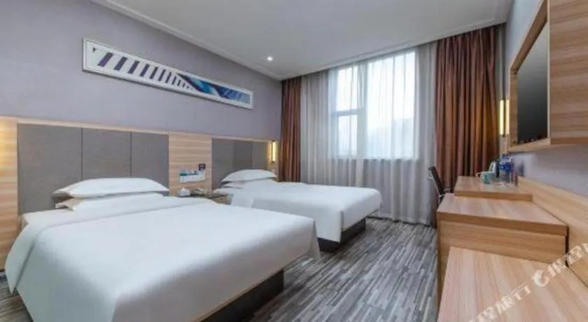 Bed in City Comfort Inn Shanghai International Automobile City Tongji University