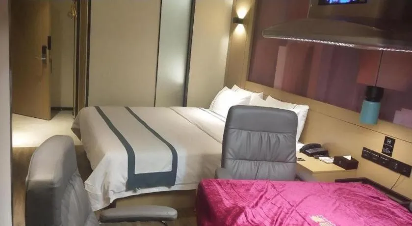 Bed in City Comfort Inn Shenzhen Exhibition Center North Huaqiang Metro Station