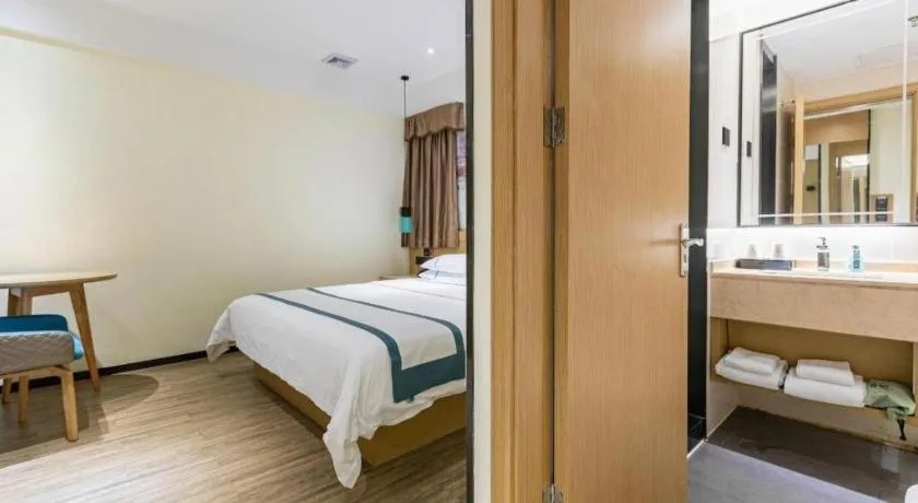 Bed in City Comfort Inn Shenzhen Exhibition Center North Huaqiang Metro Station