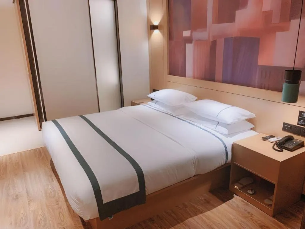 Bed in City Comfort Inn Shenzhen Exhibition Center North Huaqiang Metro Station
