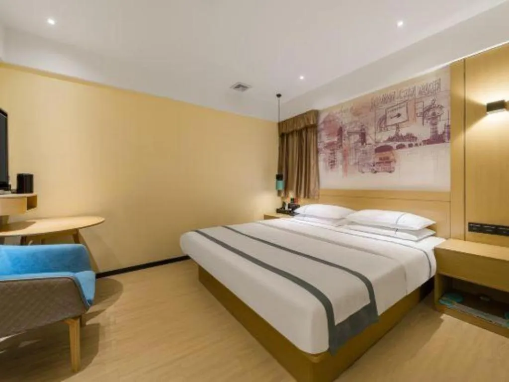 Bed in City Comfort Inn Shenzhen Exhibition Center North Huaqiang Metro Station