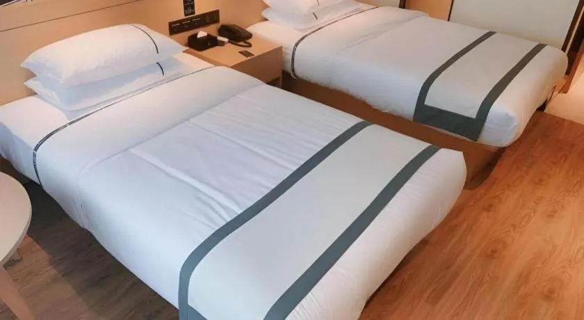 Bed in City Comfort Inn Shenzhen Exhibition Center North Huaqiang Metro Station