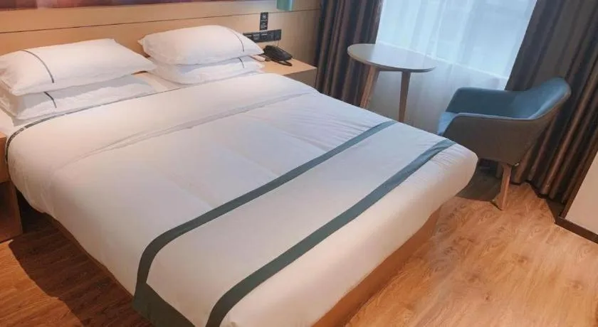 Bed in City Comfort Inn Shenzhen Exhibition Center North Huaqiang Metro Station