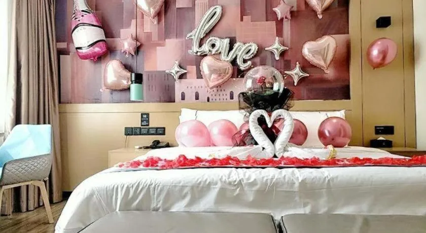 Bed in City Comfort Inn Shenzhen Exhibition Center North Huaqiang Metro Station