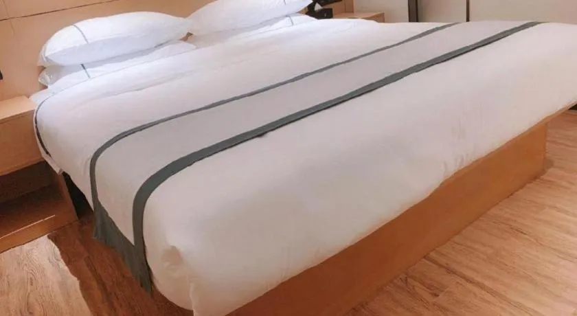 Bed in City Comfort Inn Shenzhen Exhibition Center North Huaqiang Metro Station