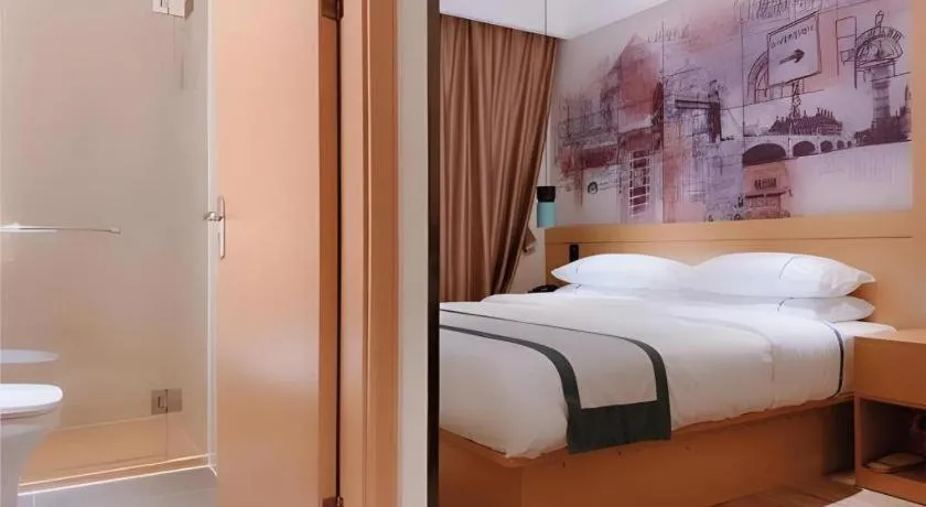 Bed in City Comfort Inn Shenzhen Exhibition Center North Huaqiang Metro Station