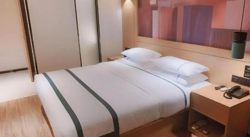 Bed in City Comfort Inn Shenzhen Exhibition Center North Huaqiang Metro Station