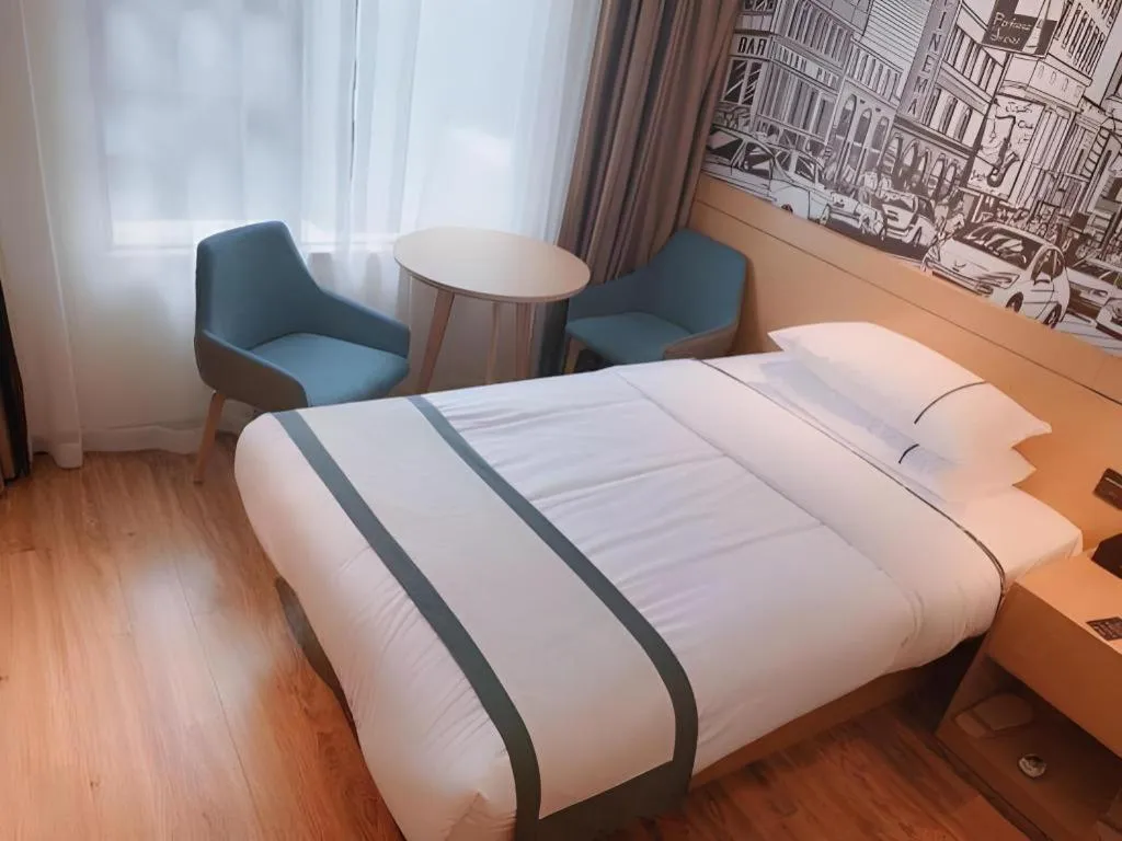 Bed in City Comfort Inn Shenzhen Exhibition Center North Huaqiang Metro Station