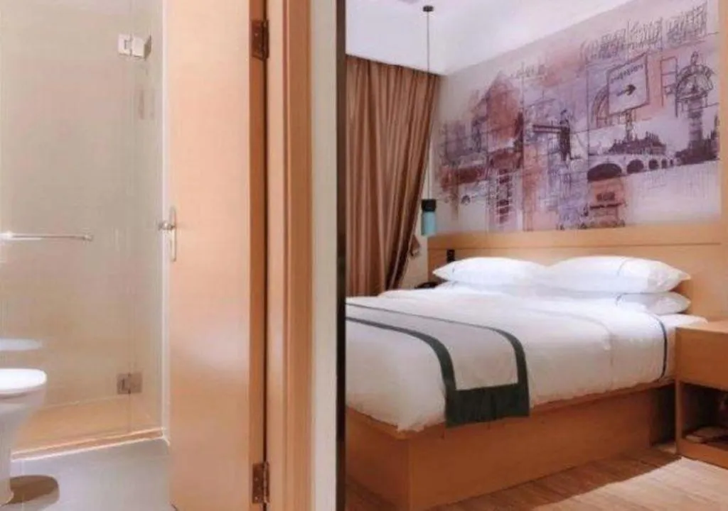 Bed in City Comfort Inn Shenzhen Exhibition Center North Huaqiang Metro Station