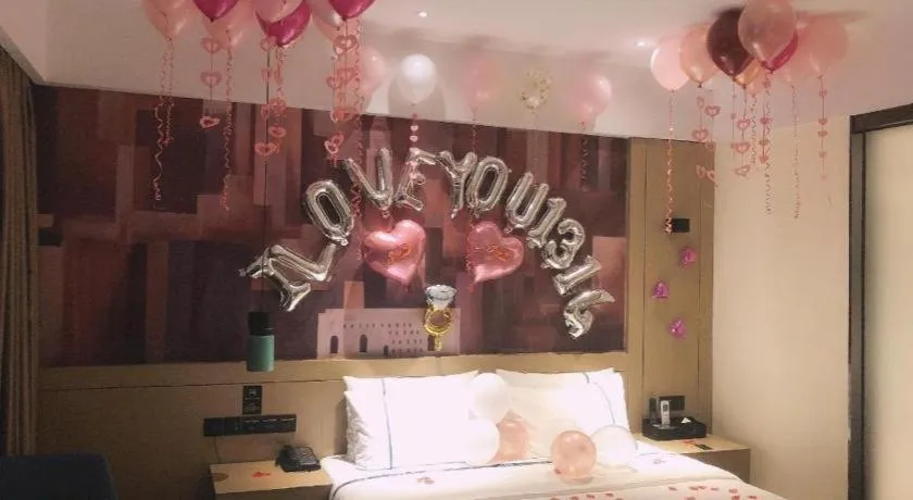 Bed in City Comfort Inn Shenzhen Exhibition Center North Huaqiang Metro Station