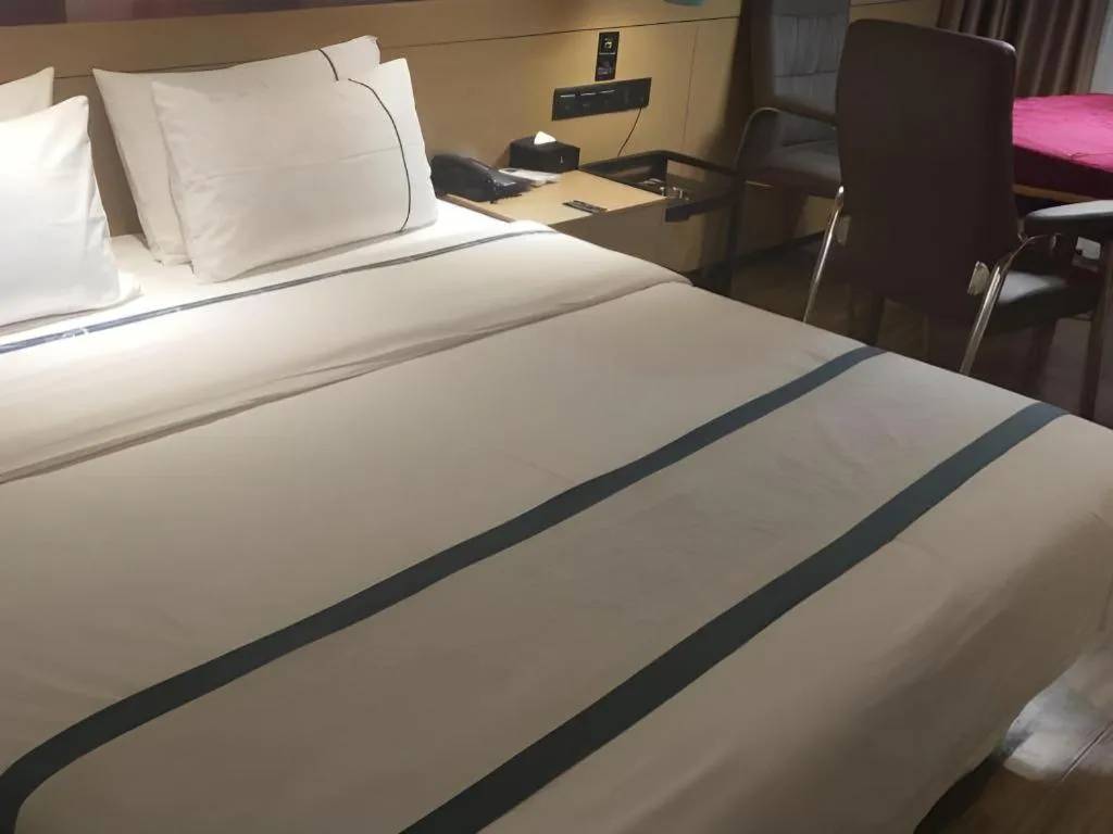 Bed in City Comfort Inn Shenzhen Exhibition Center North Huaqiang Metro Station