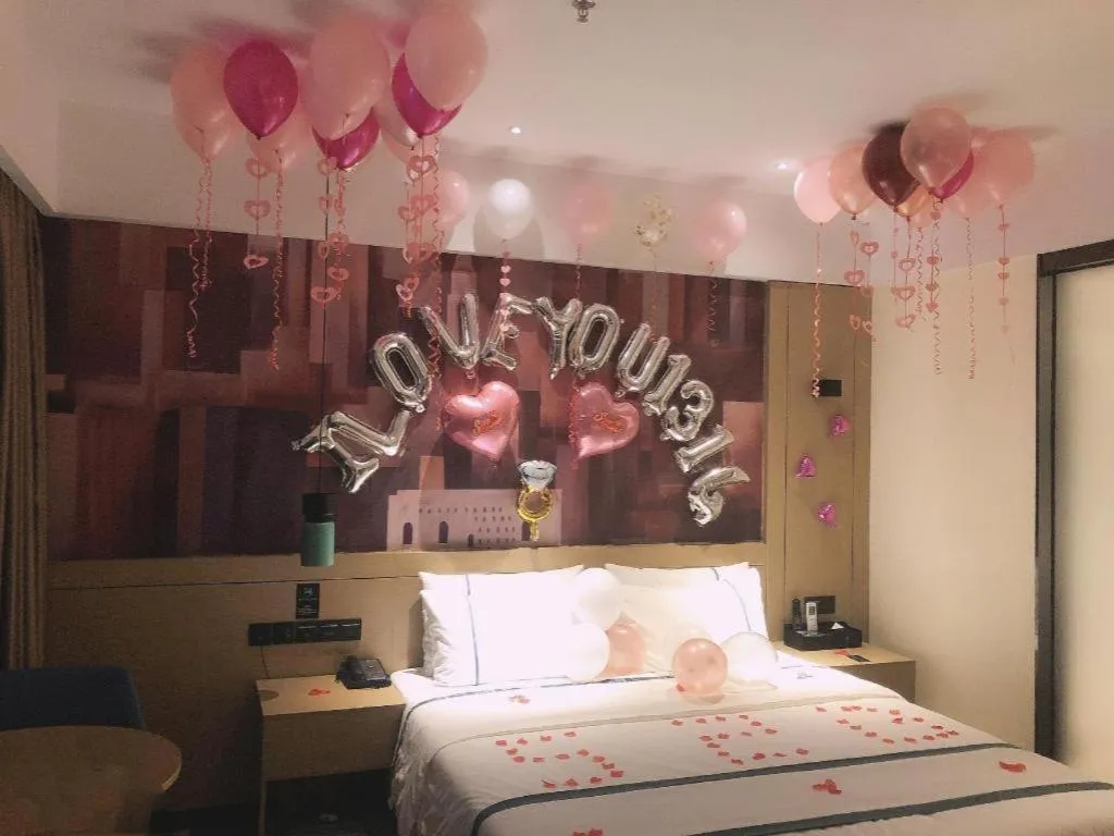 Bed in City Comfort Inn Shenzhen Exhibition Center North Huaqiang Metro Station