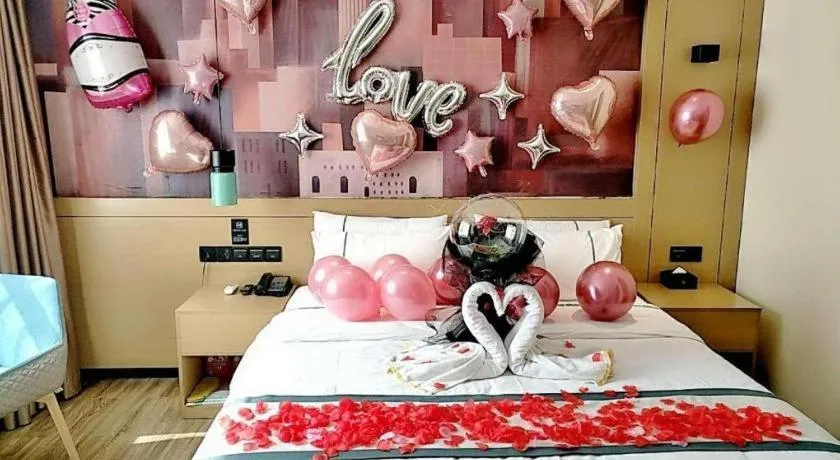 Bed in City Comfort Inn Shenzhen Exhibition Center North Huaqiang Metro Station