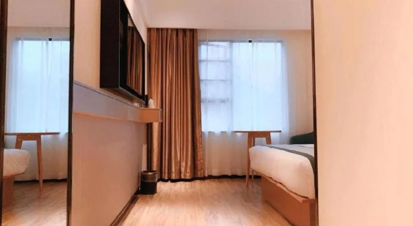 Bed in City Comfort Inn Shenzhen Exhibition Center North Huaqiang Metro Station