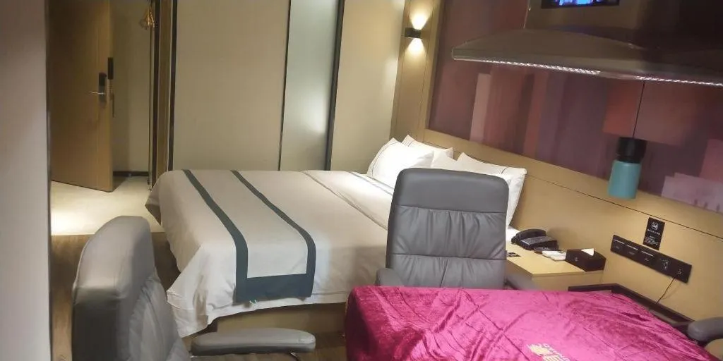 Bed in City Comfort Inn Shenzhen Exhibition Center North Huaqiang Metro Station