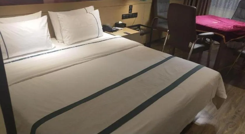 Bed in City Comfort Inn Shenzhen Exhibition Center North Huaqiang Metro Station