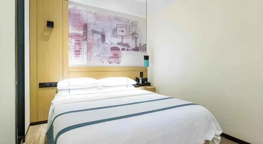 Bed in City Comfort Inn Shenzhen Exhibition Center North Huaqiang Metro Station