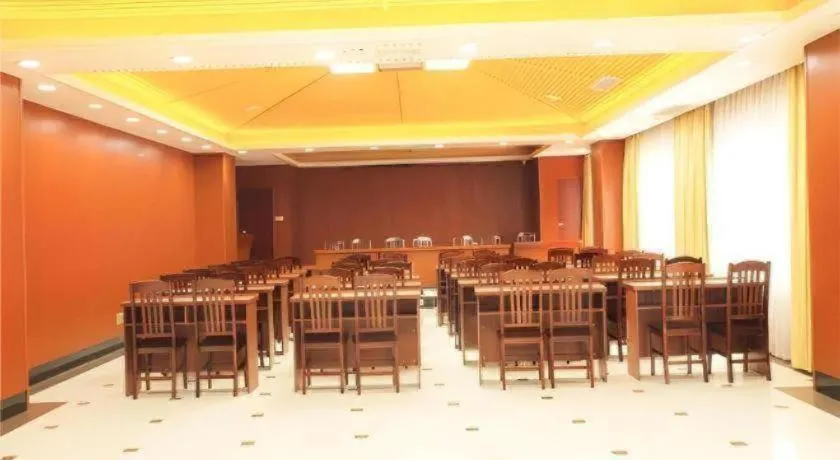 JTOUR Inn Yizhou Hechi College Pedestrian Street