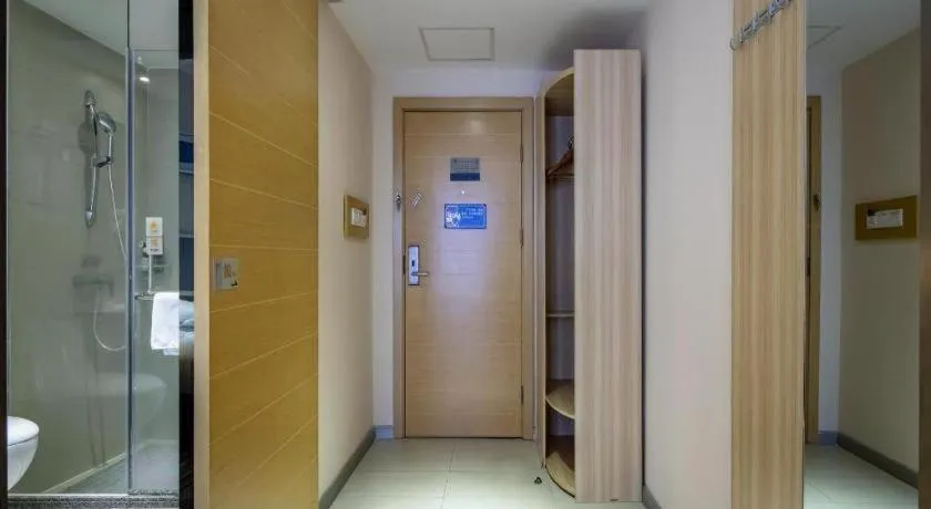 JTOUR Inn Yizhou Hechi College Pedestrian Street