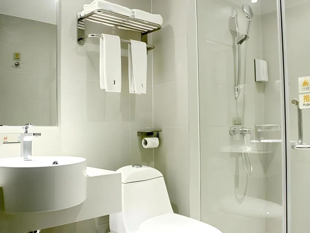 JTOUR Inn Yizhou Hechi College Pedestrian Street