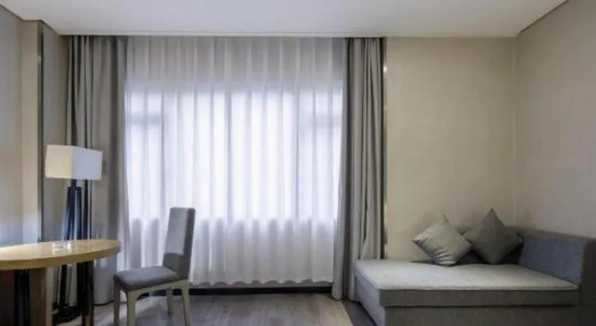 JTOUR Inn Yizhou Hechi College Pedestrian Street