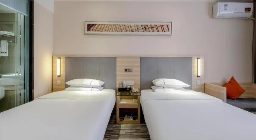 Bed in JTOUR Inn Yizhou Hechi College Pedestrian Street