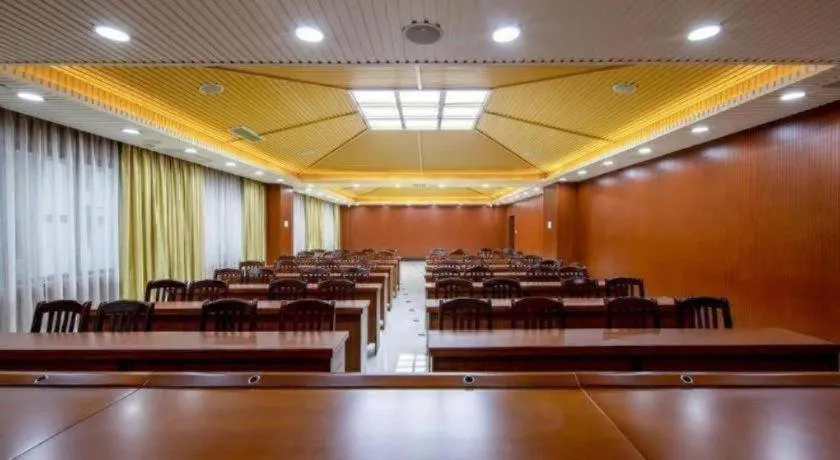 JTOUR Inn Yizhou Hechi College Pedestrian Street