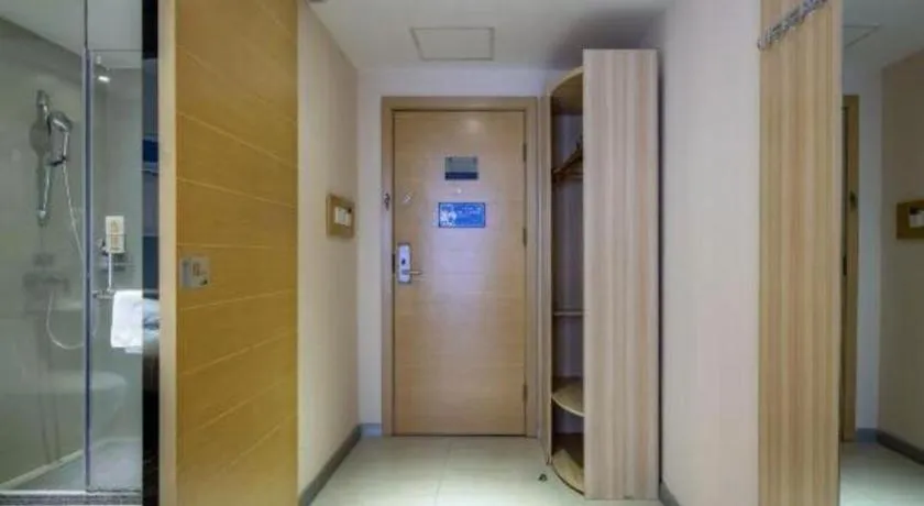 JTOUR Inn Yizhou Hechi College Pedestrian Street