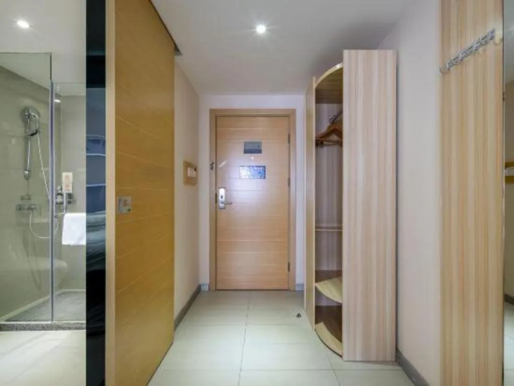 JTOUR Inn Yizhou Hechi College Pedestrian Street