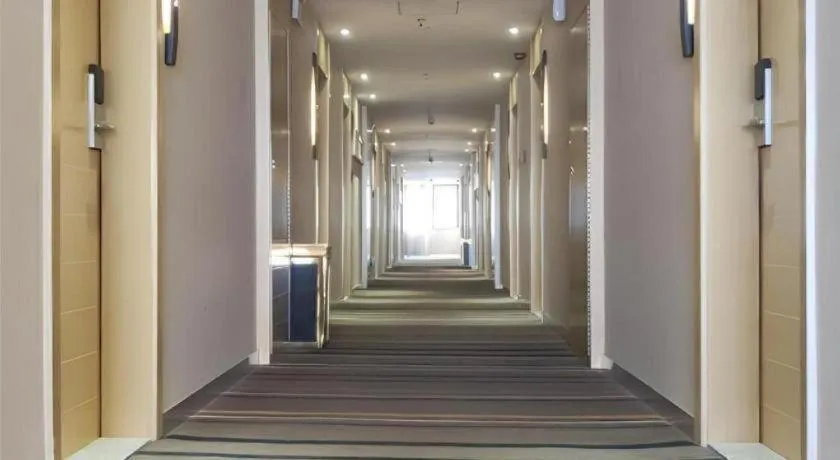 JTOUR Inn Yizhou Hechi College Pedestrian Street