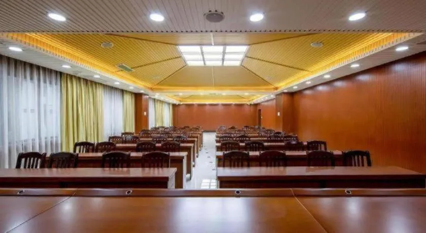 JTOUR Inn Yizhou Hechi College Pedestrian Street