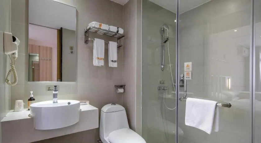 JTOUR Inn Yizhou Hechi College Pedestrian Street