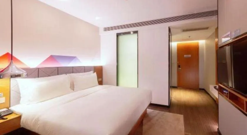 Bed in Borrman Hotel Zhanjiang Xuwen Port Terminal