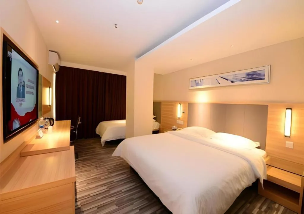 Bed in City Comfort Inn Shenzhen International Exhibition Center Tangwei Metro Station