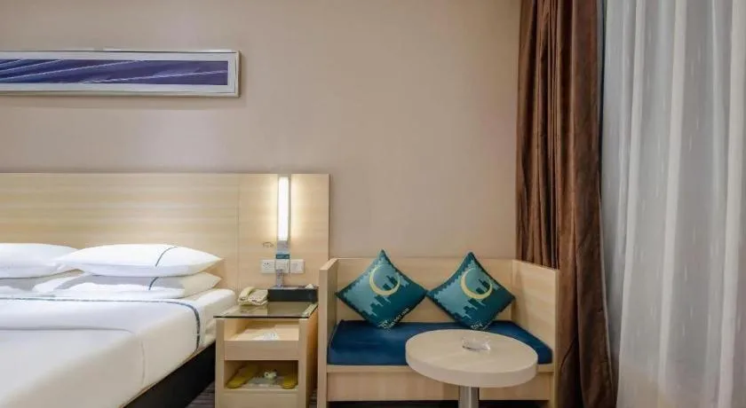 Bed in City Comfort Inn Guangzhou Renhe Metro Station Huatong Plaza