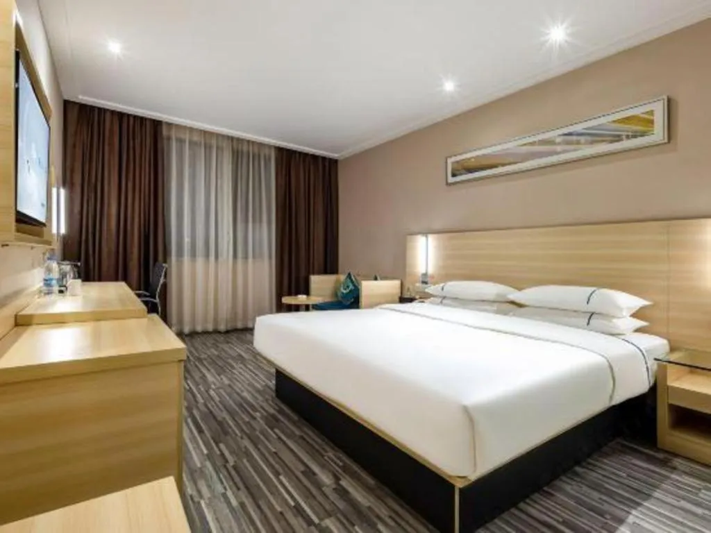 Bed in City Comfort Inn Guangzhou Renhe Metro Station Huatong Plaza