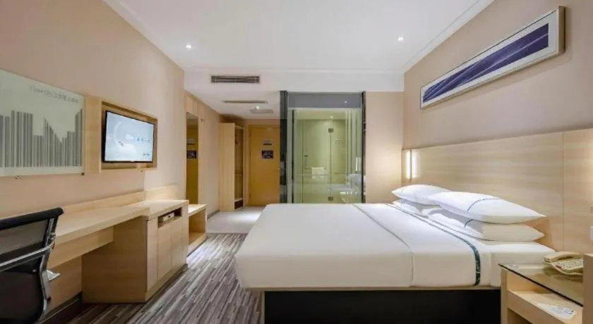 Bed in City Comfort Inn Guangzhou Renhe Metro Station Huatong Plaza